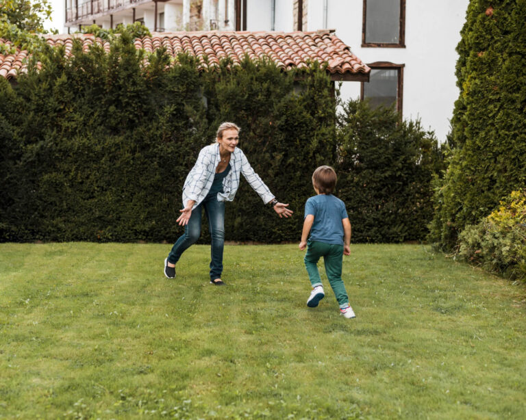 Artificial Turf vs Natural Grass